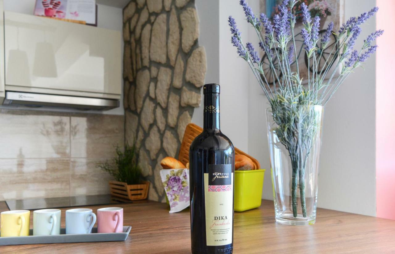 Kaj-Lux Novi Lägenhet Novi Vinodolski Exteriör bild
